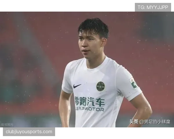 中国男足客战新加坡迎出线关键战赛前阵容悬念待解